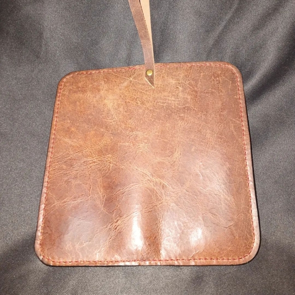 Handmade leather wallet/wristlet - Picture 3 of 4